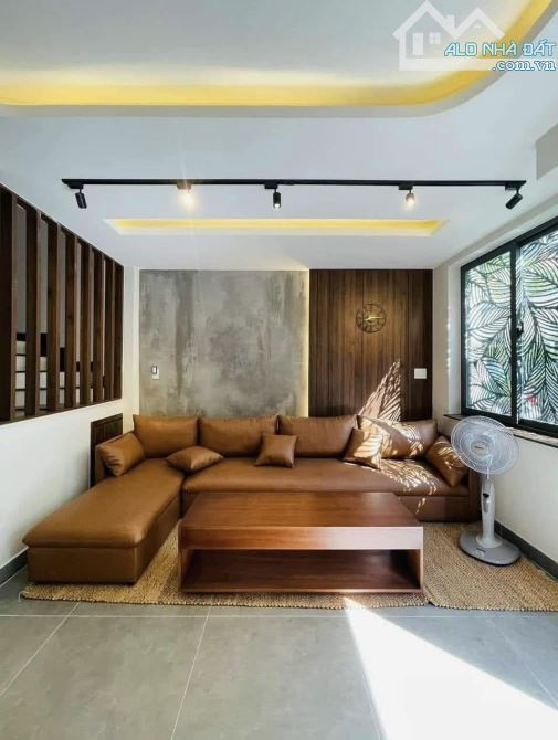 CÓ 1 0 2 Giáp Bát 45m2 x 4 tầng, ngõ thông OTO qua, kinh doanh, full nội thất chỉ hơn 7 tỷ