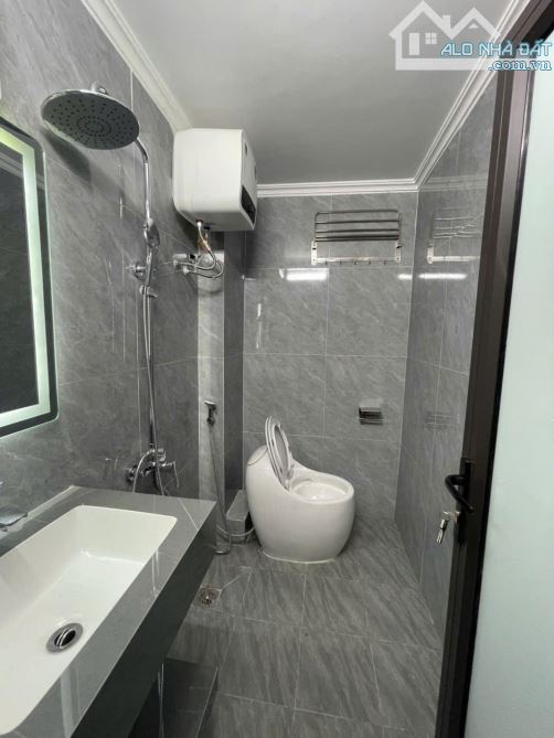 Bán nhà Khương Trung 15m ô tô qua  thiết  kế hợp lý diện tích rộng 54m 2 thoáng giá 8 tỷ n