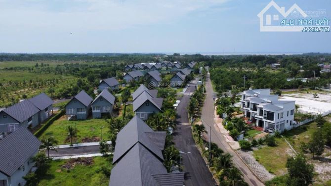 4000m2 đất tặng 3 căn biệt thự Bình Châu cách biển gần 2km