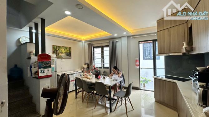 Bán nhà 108 Trần Quang Diệu, Q3 -  30 m2 - 05 tầng – 6.9 tỷ