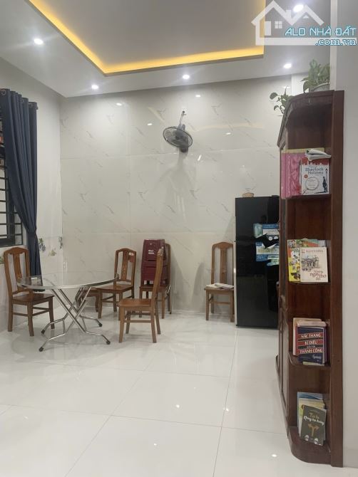 Bán Nhà Ô Tô Chủ lâu đời Đặng Thái Thân, Ngũ Hành Sơn, 60m2, 2 Tầng, 3pn chỉ 3.x tỷ