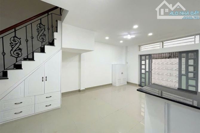 Bán nhà Thích Quảng Đức, Phú Nhuận, 30.7m² (4.7m x 7m), 2 phòng ngủ - Giá 4.8 tỷ TL