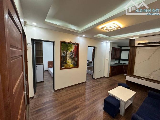 Bán nhà tập thể hiếm phố vũ trọng phụng tt thanh Xuân ô tô đỗ cầu thang thoáng nhà đẹp ở n