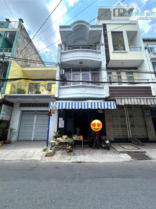 Nhả mặt tiền - 3 Tầng - khu Tên Lửa