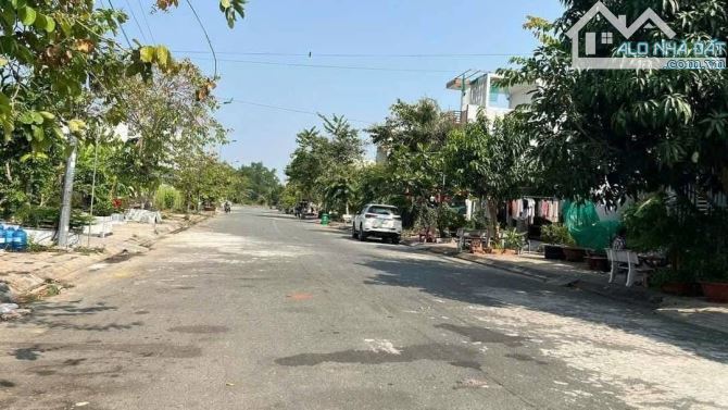 1 Nền giá tốt 105m2 giá 2tỷ9 đường số 10 KDC VH Tây Đô, cạnh bên Nam Long mới