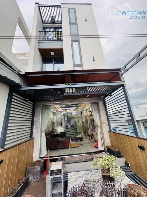 BÁN NHÀ LÊ CƠ - GẦN AEON - ĐƯỜNG 8M - 4x19m - 5PN - NT CAO CẤP - 7,x TỶ.