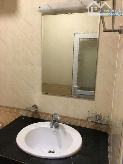 Cho thuê nhà ngõ 143 Kim Mã dt 48mx 5 tầng, 3 PN, 12tr/th