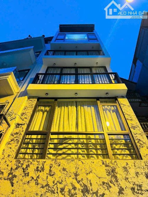 Nhà đẹp Nguyễn Văn Cừ, ôtô tránh, kinh doanh,DT 40m2, Mt 4,5m. Giá 18,5 tỷ