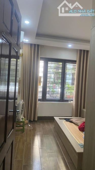 Cần Bán Nhà Tam Trinh : KINH DOANH - LÔ GÓC - Ô TÔ  - MẶT NGÕ THÔNG