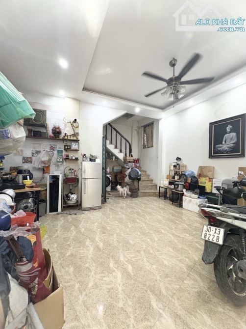 B.ÁN NH.À Kim Mã 35 m2 / 5 tầng / ngõ xe ba gác quay đầu/ chỉ 7.6 tỷ. ĐẦU PHỐ KIM MÃ