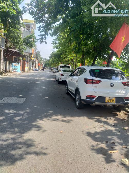 💥Căn nhà 5 tầng tại TT Trạm Trôi ,Hoài Đức_gần Đô Thị_view hồ_Ô tô đỗ tránh_Mặt tiền kd