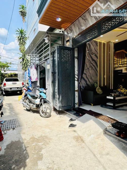 Ở Phạm Văn Chiêu Nhà mới 4PN – Đường thông xe hơi giá chỉ 5,68 tỷ