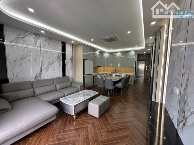SIÊU PHẨM NGUYỄN VĂN CỪ - 6 TẦNG THANG MÁY , GARA Ô TÔ - DT 74 M2 - GIÁ 18,5 TỶ