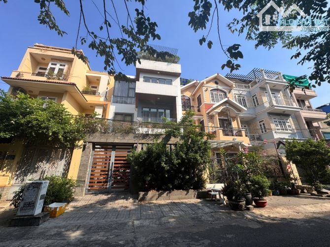 Bán biệt thự Bình Thạnh - 126m2 - 4 tầng - ngang hiếm 7m - kinh doanh
