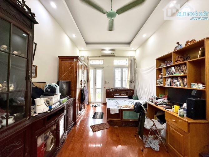 BÁN NHÀ PHỐ TRUNG PHỤNG ĐỐNG ĐA 33m 6T Mt 4m GIÁ 7.7 TỶ NGÕ THÔNG KINH DOANH