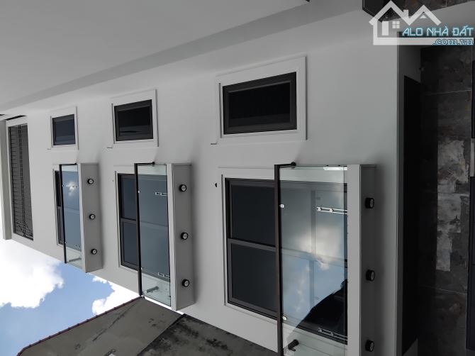 🏠 LÔ GÓC – DIỆN TÍCH RỘNG – SỔ NỞ HẬU ĐÓN LỘC – 10M RA Ô TÔ – 40m2 × 5 TẦNG 📍 Thạch Bàn
