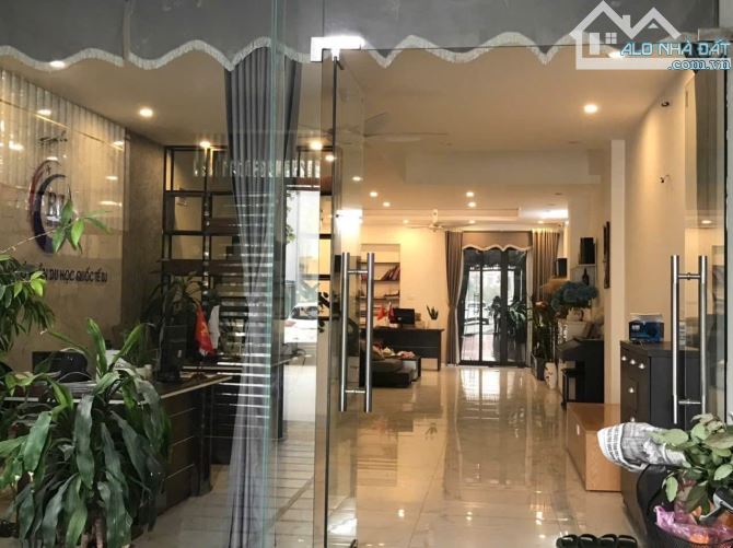 Cho thuê nhà ở Trịnh Văn Bô, 100m, 4 tầng, full nội thất đẹp, oto đỗ cửa