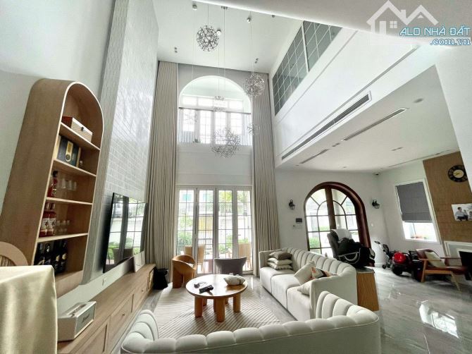 Bán Nhà Cổ Linh, Long Biên - 104m - 2 MẶT NGÕ Ô TÔ TRÁNH - VỊ TRÍ ĐẲNG CẤP nhỉnh 17 Tỷ.