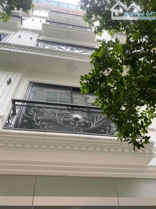 Bán nhà Miếu Đầm (Mễ Trì), DT 74m2, 4 tầng, ngõ ô tô, giá 18 tỷ