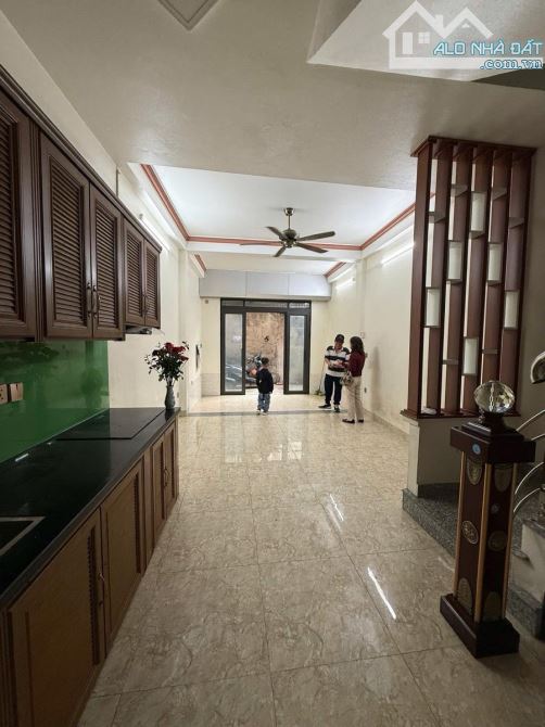Nhà 4 tầng mới đẹp - ngõ rộng - gần phố Phúc Lợi - SDCC - 5,2 tỷ có bớt