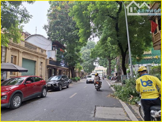 Nhà 2 tầng phố Đặng Thái Thân, Hoàn Kiếm. 2PN đủ đồ, gần mặt phố. 10 triệu/tháng