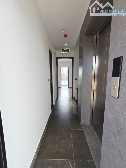 29.8 TỶ – HOÀNG QUỐC VIỆT – 58/65M² – 7 TẦNG THANG MÁY – GARA – VỈA HÈ – MT 4.5M