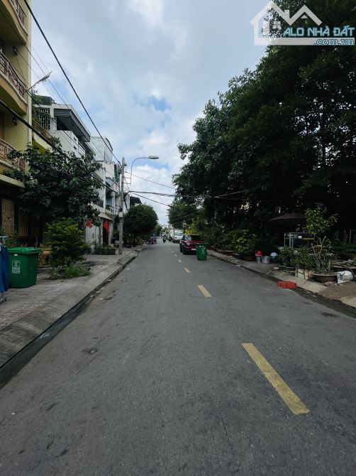 Bán nhà mặt tiền đường 10m Quận 8, lô góc, cạnh công viên, 54m2, 3 tầng, nhỉnh 7 tỷ