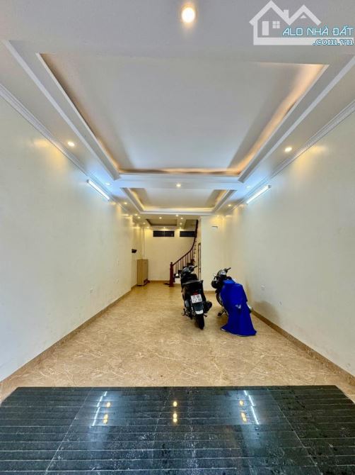BÁN NHÀ GẦN ĐỀN LỪ - HOÀNG MAI, PHÂN LÔ ĐƯỜNG Ô TÔ THÔNG, NHÀ ĐẸP 5 TẦNG, KD VĂN PHÒNG.