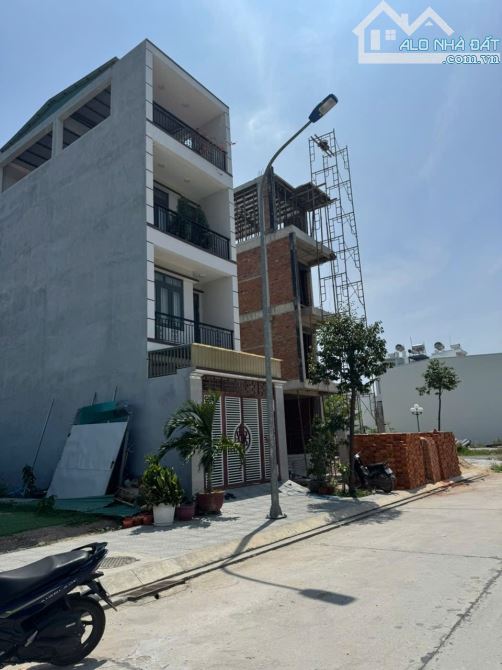 Bán lô sổ hồng đường T19 An Binh Tân,hướng Đông Nam giá 5tỷ1 bao thuế phí. Diện tích:85m2