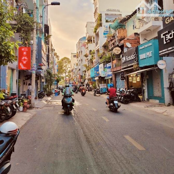 Bán nhà Mặt tiền MT Trần Minh Quyền -3 Tháng 2 Q.10 – Ngang 4.8 – 5PN Chỉ 19,9 TỶ