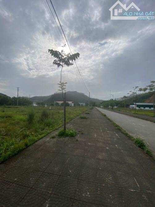 HOT! LÔ ĐẤT 200M² BẾN SƠN YÊN LẬP – PHÂN LÔ – Ô TÔ TRÁNH – VỈA HÈ RỘNG – GIÁ ĐẦU TƯ 5 TỶ 8
