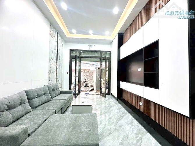 BÁN NHÀ NGỌC THỤY LONG BIÊN, 5 TẦNG, DT35M2, NGÕ Ô TÔ VÀO NHÀ, KINH DOANH ĐỈNH, GIÁ 6.X TY