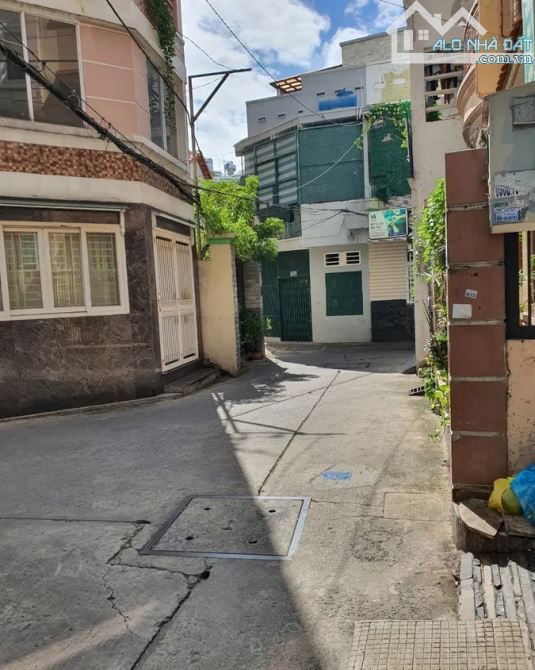 NHÀ HẺM XE HƠI TRUNG TÂM PHÚ NHUẬN: DT 56.3M², Sát Ngã 4, Chỉ 12.5 Tỷ!