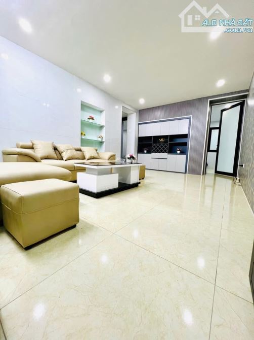Bán nhà tt bộ công an 54m2, ngõ thông, ô tô, nhà đẹp ở ngay.