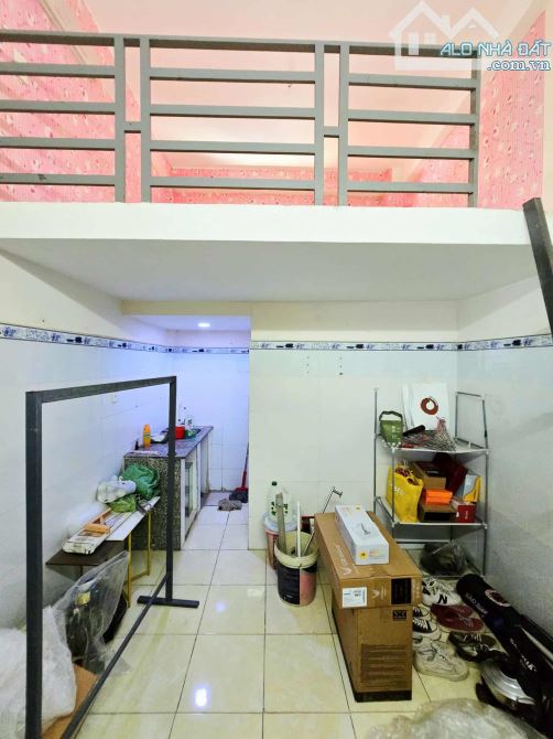 BÁN NHÀ PHỐ 3 TẦNG, ĐƯỜNG Ô TÔ,GẦN CHỢ LONG TRƯỜNG,DÒNG TIỀN 20TR/TH ,GIÁ CHỈ 5.8 TỶ
