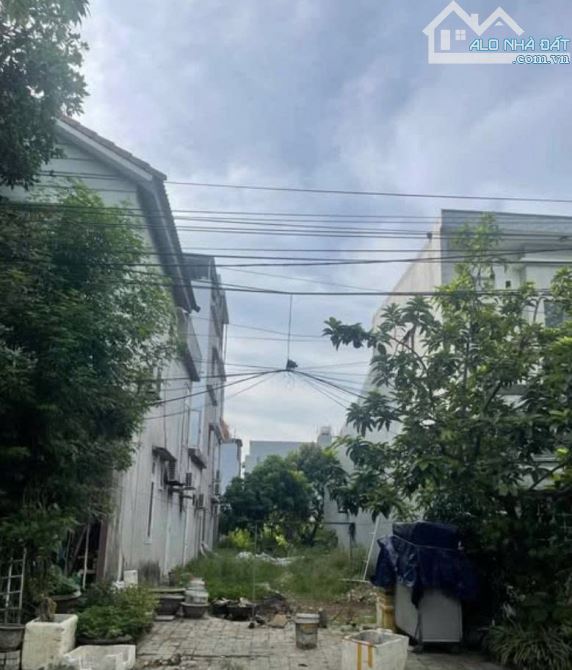 Chào bán lô đất đẹp Mt đường Hoàng Trung Thông kẹp cống bên cạnh 1,5m , Liên Chiểu, Đà