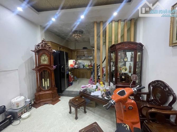 NGỌC THỤY,LONG BIÊN_MẶT NGÕ Ô TÔ_GẦN TRƯỜNG PHÁP,KHU KHAI SƠN_MẶT TIỀN 4,1M_GIÁ 7 TỶ 6