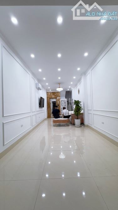 💥BÁ CHỦ: Đội Cấn 33m2, 6T TM, mới kính koong, KDVP, sát ô tô tránh, dân trí cao, gần phố