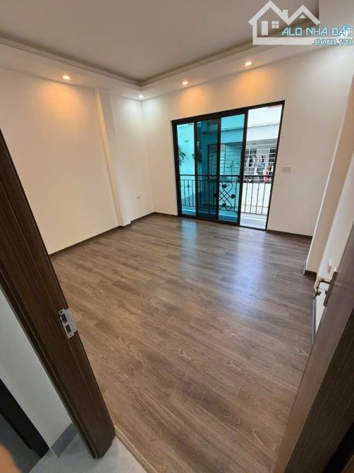 Đỉnh Cao Tiện Nghi – Nhà 5 Tầng Thang Máy, 55m² Tây Mỗ, Chỉ 7,9 Tỷ!