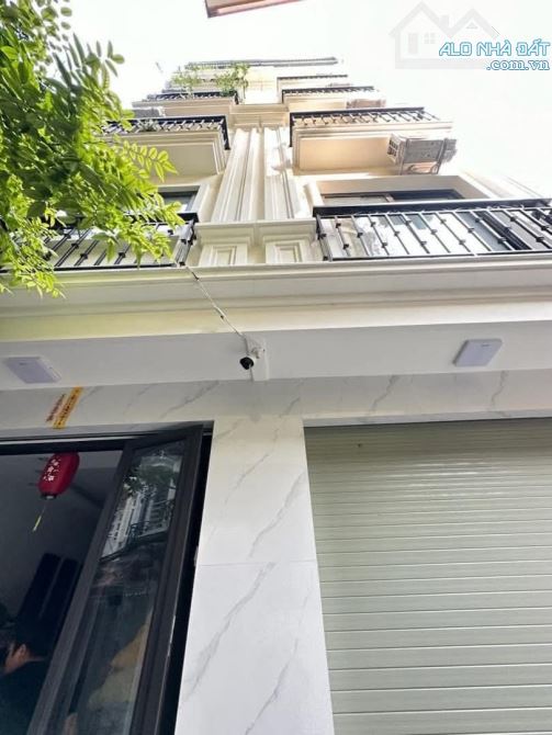 Nhà đẹp khu phân lô Đội Cấn, thang máy, ngõ thoáng 3m, 35m2 đất full nội thất. Giá 10.3 tỷ