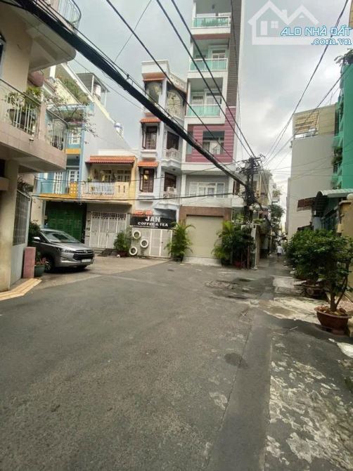 Bán Nhà Gần Trần Đình Xu, Q1, ngang 5m – 4PN, 2 Sân Thượng - 13.5 Tỷ