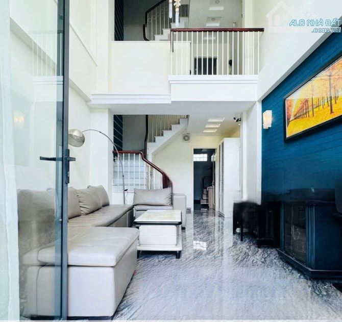 NHÀ KẾ QUẬN 1- DÒNG TIỀN 3.6 TỶ/5NĂM- CAO 6 TẦNG 8 PHÒNG ĐỦ NỘI THẤT- NGUYỄN KHOÁI QUẬN
