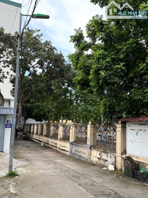 Bán nhà Đông Ngạc, Bắc Từ Liêm, lô góc, gần sông, ô tô đỗ cửa, 48m2 5 tầng chỉ 8 tỷ