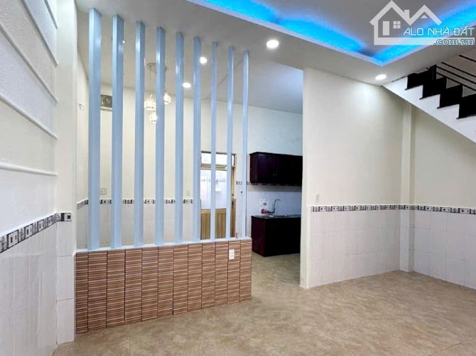 Bán nhà đẹp 1 lầu 2 phòng hẻm Âu Dương Lân, Quận 8