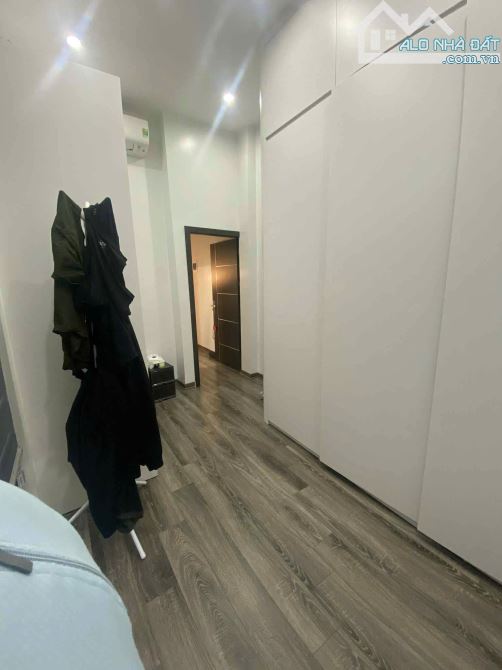 BÁN NHÀ LÒ ĐÚC - GẦN PHỐ - 20M * 5 TẦNG - GIÁ 4.5 TỶ CÓ THƯƠNG LƯỢNG