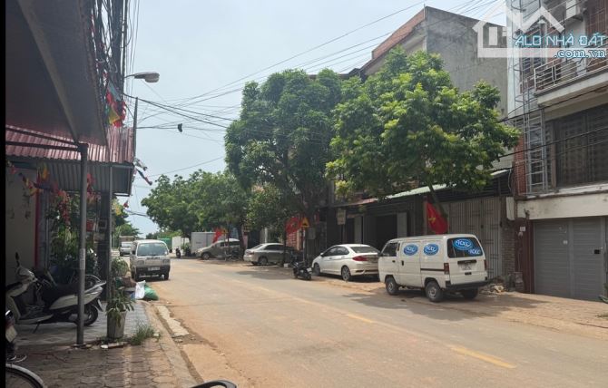 BÁN ĐẤT LÔ GÓC 3 THOÁNG KIM CHUNG ĐÔNG ANH, ĐƯỜNG TRẢI AFPHAN MẤY BƯỚC CHÂN RA BÌA LÀNG.