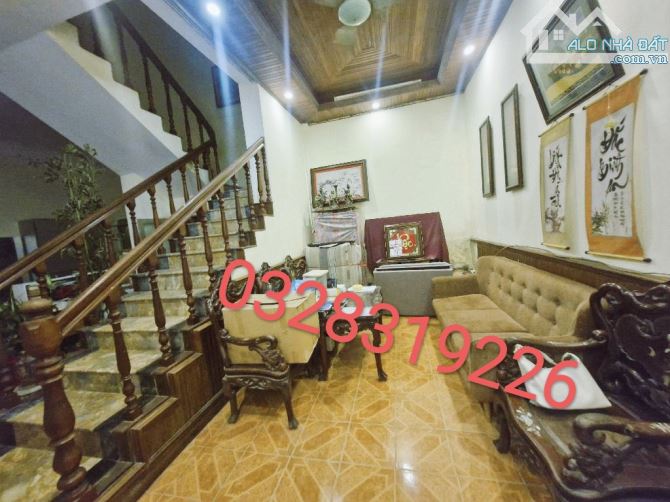 Phố cổ Hà Đông 4 tầng lô góc ô tô đỗ cửa 45m2 hơn 10 tỷ