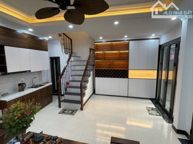 Bán nhà Đẹp Phố Thụy Khuê - 40m2- 4 Tầng -4 ngủ ,5 vs- 9.85 T (TL)