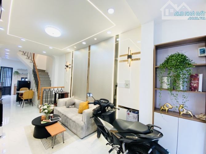 NHÀ ĐẸP 2 MẶT TIỀN HẺM FULL NỘI THẤT, KHU VIP PHÚ NHUẬN NGAY TRUNG TÂM, SỔ ĐẸP,