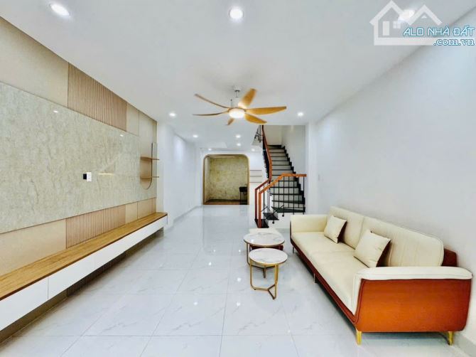 Gò Vấp - 52m2 - 4 Tầng - 6.xx tỷ - Hẻm Ôtô - Hoàn công - SHR